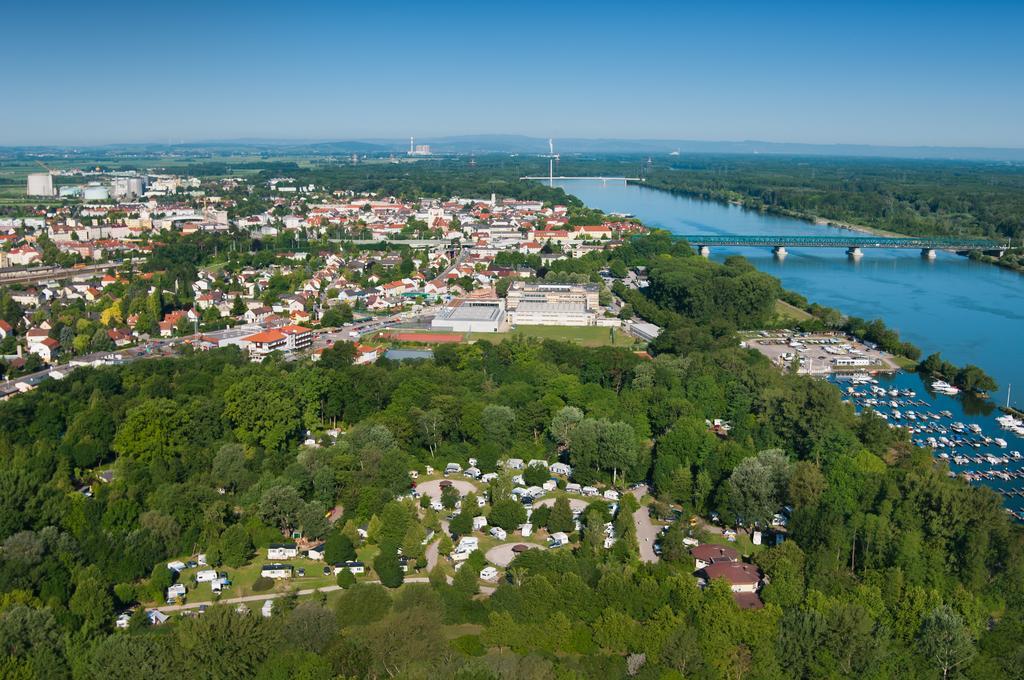 Hotel Donaupark Camping Tulln Tulln An Der Donau Exterior foto