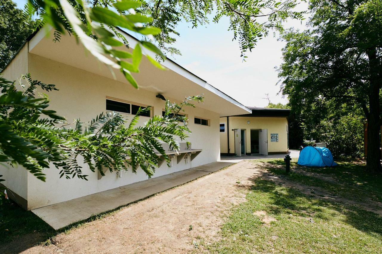 Donaupark Camping Tulln Tulln An Der Donau Exterior foto